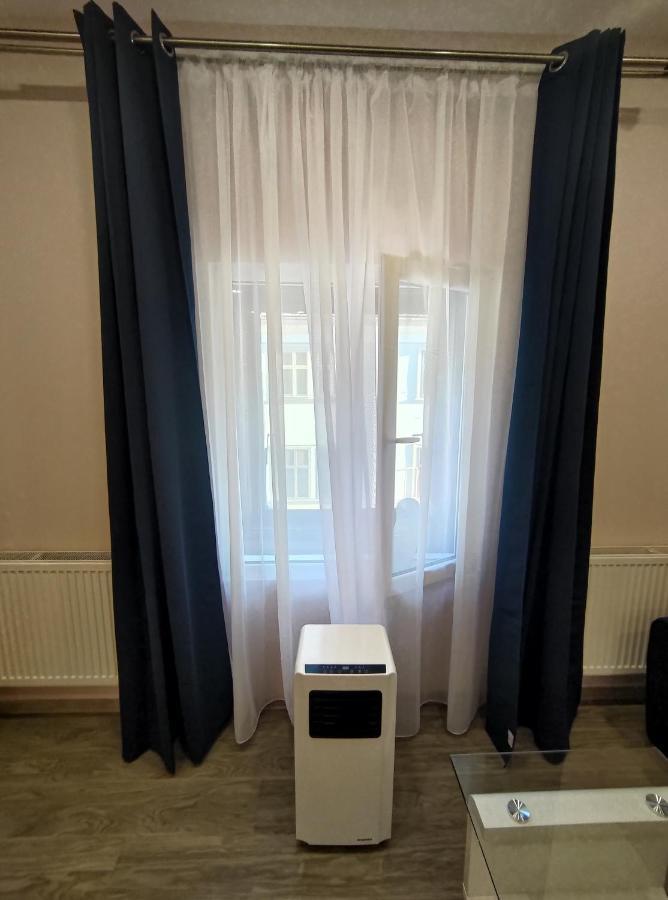Lovely Apartment In The Heart Of The City Timisoara Exterior photo