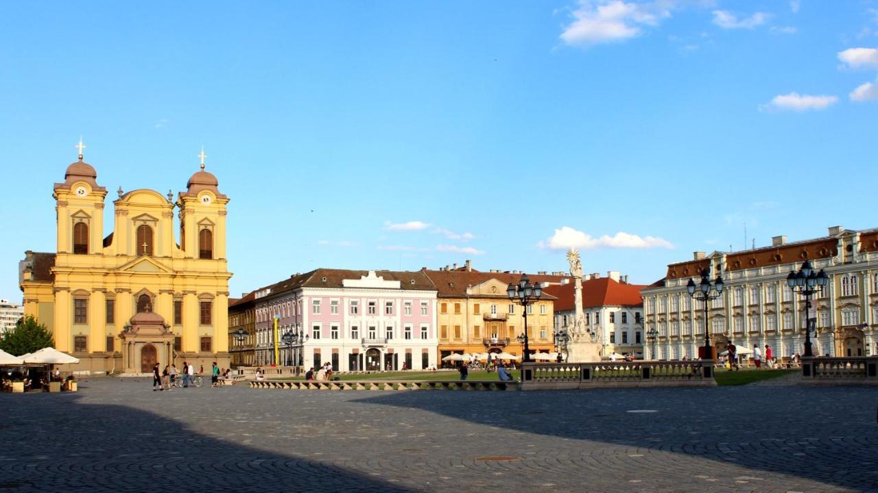 Lovely Apartment In The Heart Of The City Timisoara Exterior photo